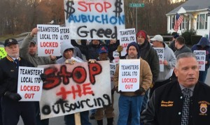 Locked out Teamsters at Aubuchon Hardware