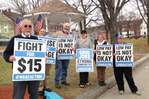 Local 888’s Fitchburg members stood out on the Upper Common to promote $15 and a union. Left to right are Patrick Mettler, Health Inspector; Roberta Phelan, Fitchburg Cafeteria Chapter Chair; Vincent Prendergast, Fitchburg Waste Water; Jennifer Fortin, Cook at Fitchburg Schools; Jill Mahoney and Carol Fulgiht.